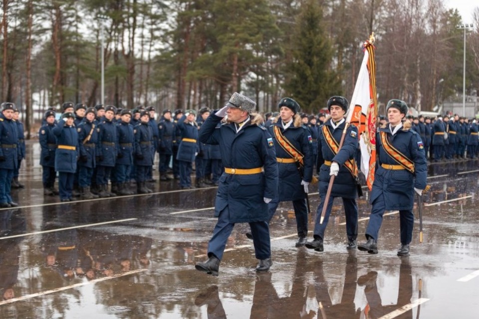 Владимир Путин наградил 104-й полк Псковской дивизии орденом Кутузова