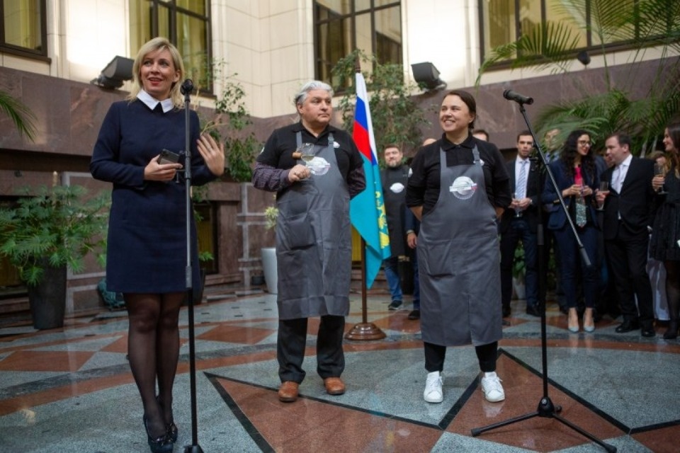 Участники «Гастрономической карты России» попробовали псковскую воду и цукаты