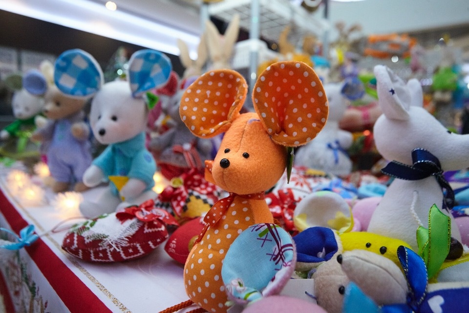 Новогодняя ярмарка «ART-ель» на два дня захватила «Просторию»