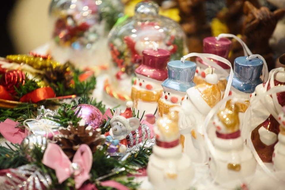 Первый день работы ярмарки «ART-ель» в «Простории» 