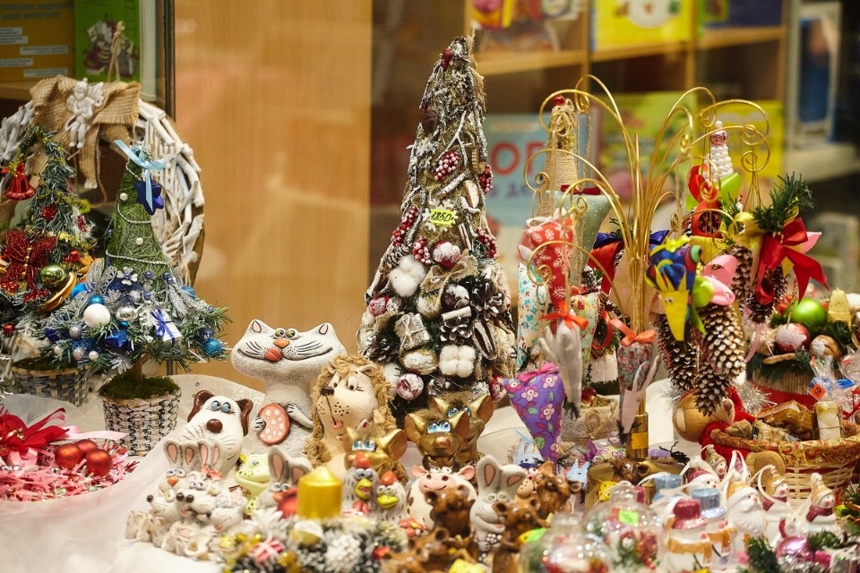 Первый день работы ярмарки «ART-ель» в «Простории» 