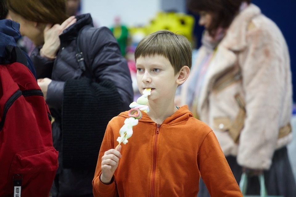 Первый день работы ярмарки «ART-ель» в «Простории» 