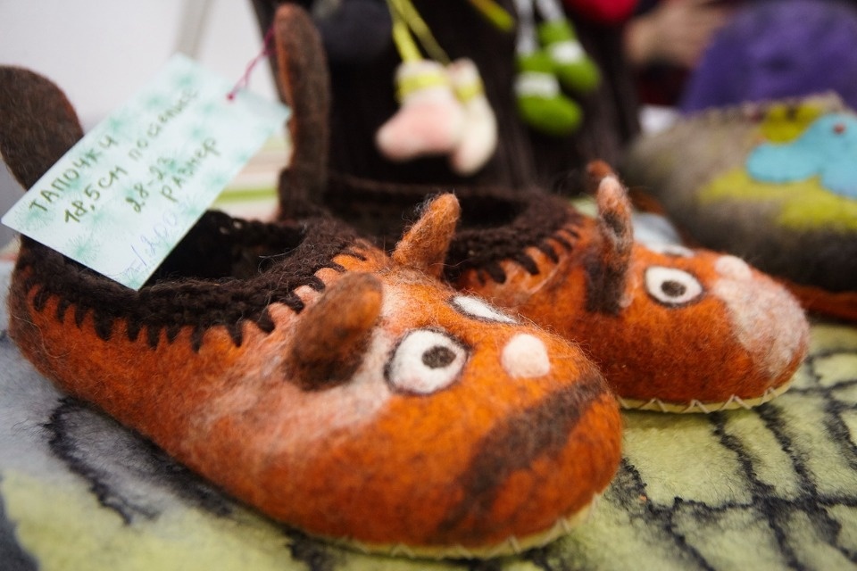 Первый день работы ярмарки «ART-ель» в «Простории» 