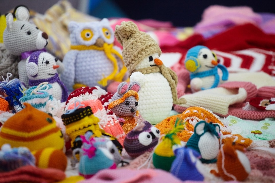 Первый день работы ярмарки «ART-ель» в «Простории» 