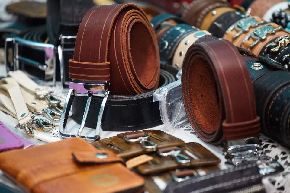 Первый день работы ярмарки «ART-ель» в «Простории» 