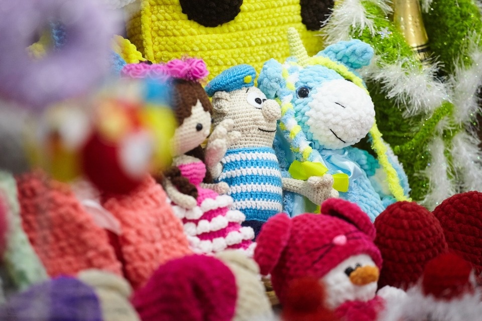 Первый день работы ярмарки «ART-ель» в «Простории» 