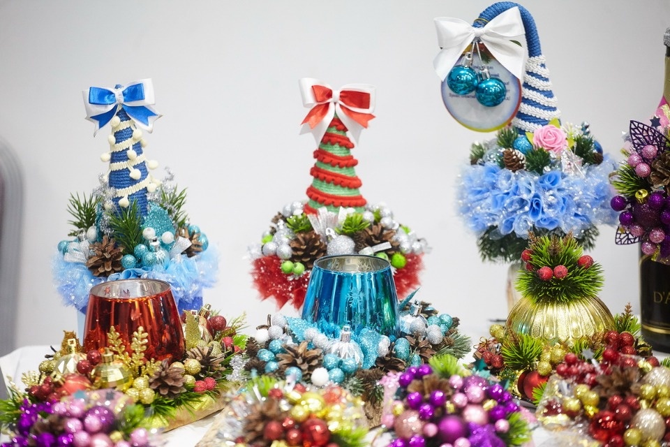 Первый день работы ярмарки «ART-ель» в «Простории» 