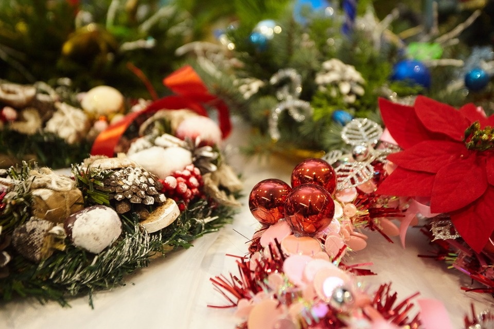 Первый день работы ярмарки «ART-ель» в «Простории» 