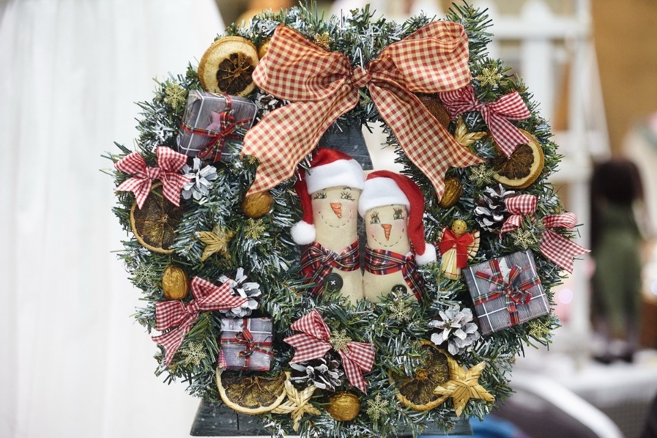 Первый день работы ярмарки «ART-ель» в «Простории» 