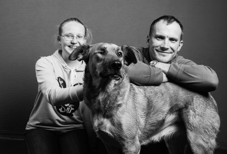 В Пскове открылась фотовыставка о бездомных животных и тех, кто нашел себе дом