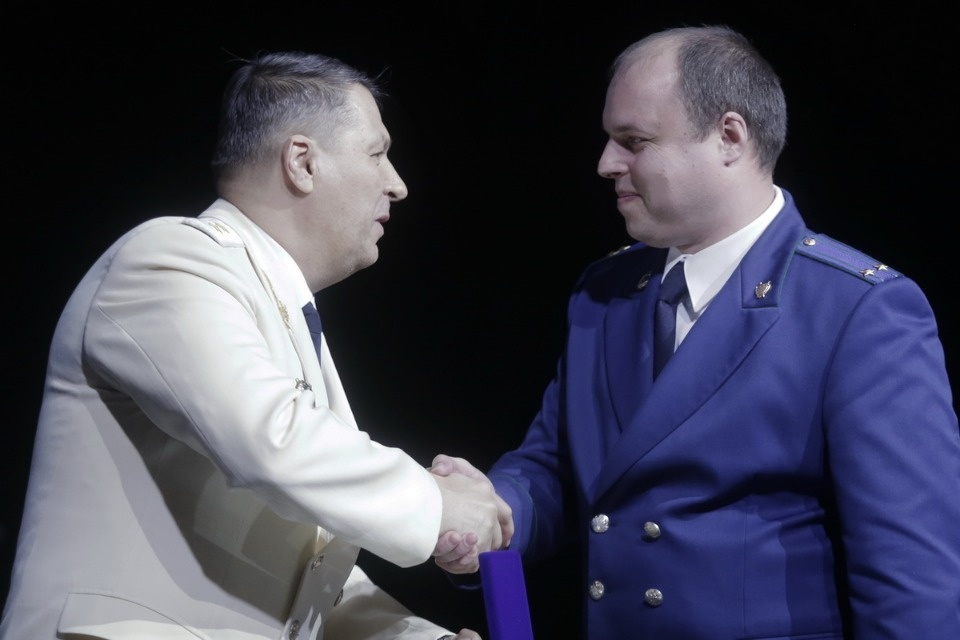 Прокуроры в Пскове отметили профессиональный праздник