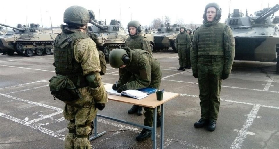 На вооружение псковской дивизии поступили новые боевые машины десанта  