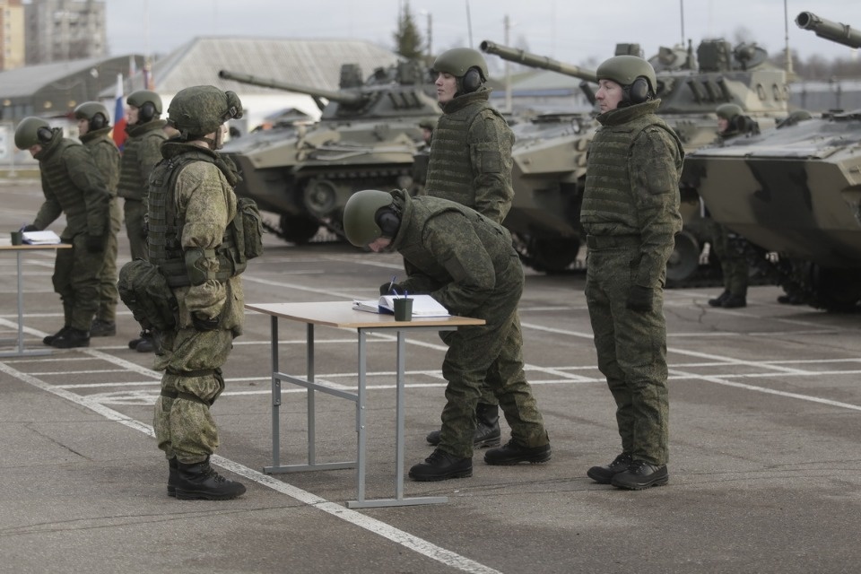 Псковские десантники получили новую боевую технику