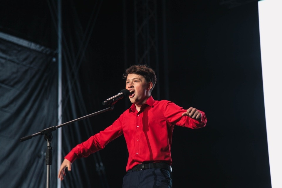 До 1 февраля псковичи могут заявиться на участие в международном конкурсе чтецов «Живая классика»