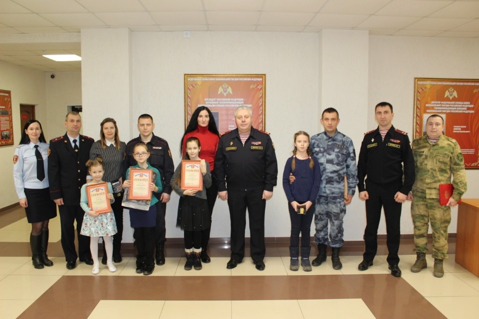 Дети псковских росгвардейцев приняли участие в конкурсе рисунков к 76-летию снятия блокады Ленинграда