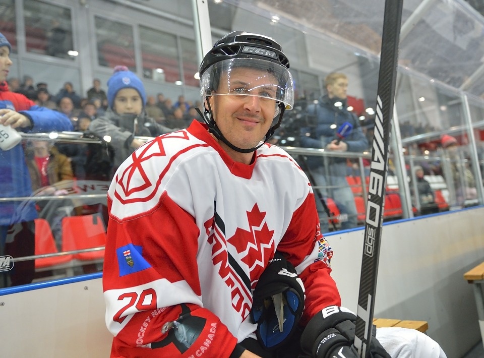 В Ледовом дворце скрестили клюшки «Скрюэнболт» из канадского Калгари и псковская дружина «Торнадо»