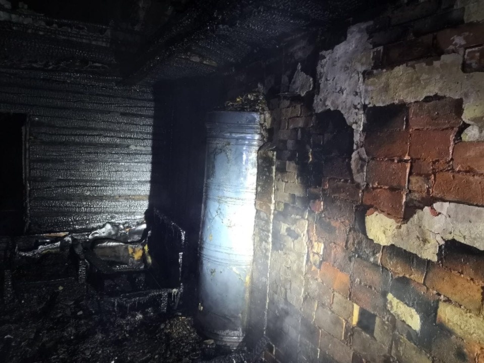 В Печорах в жилом доме сгорели три человека В Печорах в жилом доме сгорели три человека