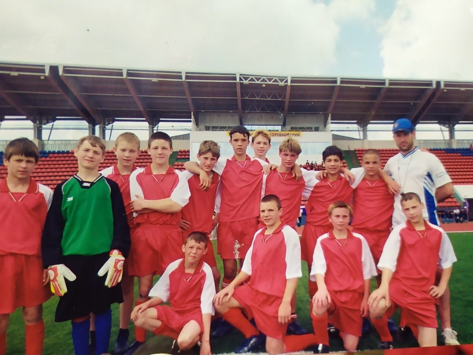 Друзья и родные насмерть сбитого под Псковом мужчины не верят показаниям свидетеля