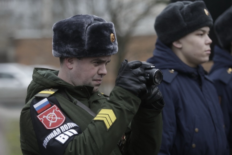 На Аллее Победы в Пскове установили бюсты десантников 6-й роты