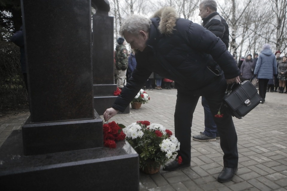 На Аллее Победы в Пскове установили бюсты десантников 6-й роты