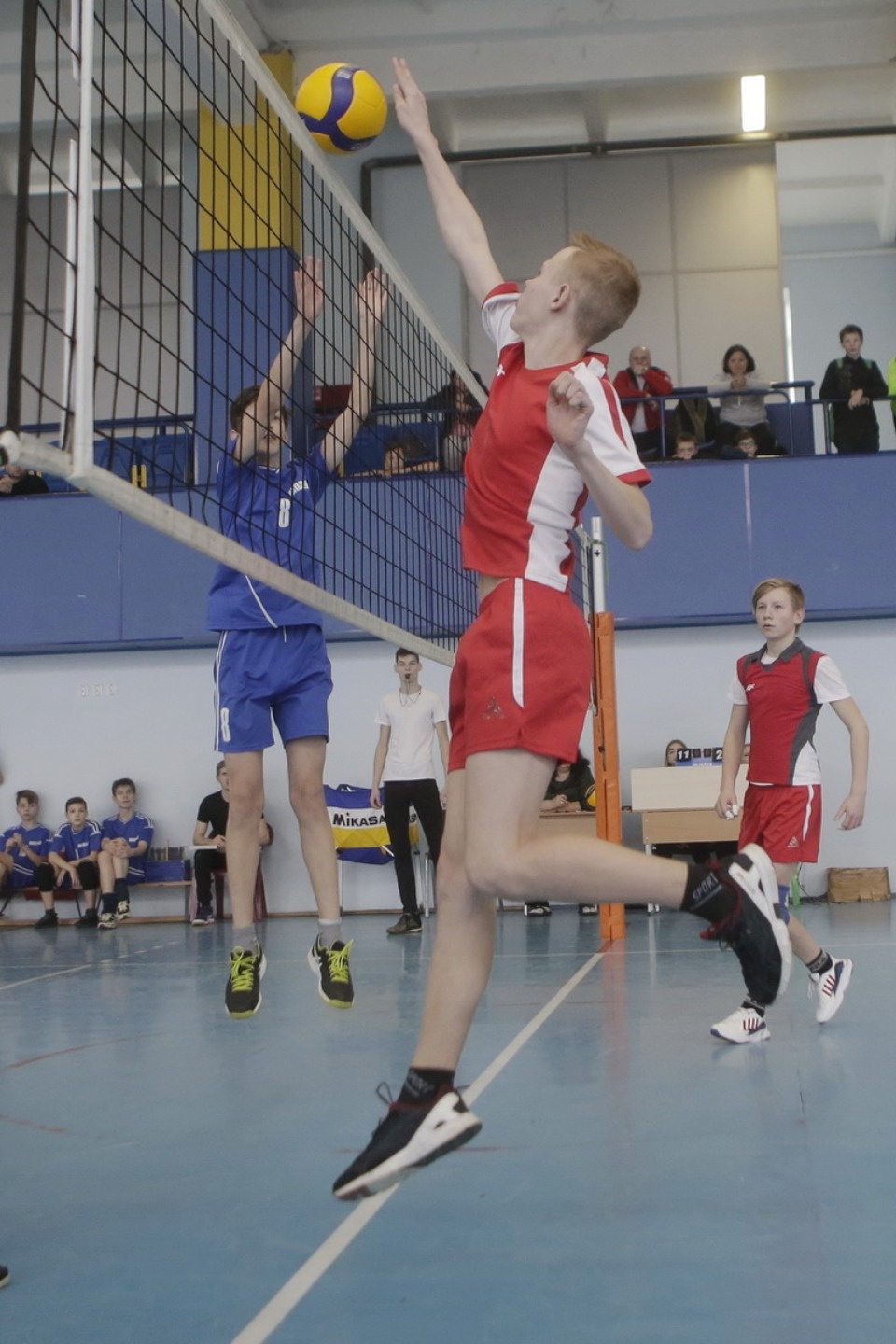 Волейбольный турнир в Пскове среди юных спортсменов