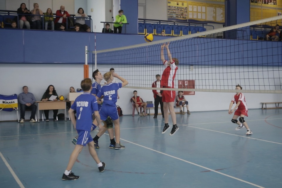 Волейбольный турнир в Пскове среди юных спортсменов