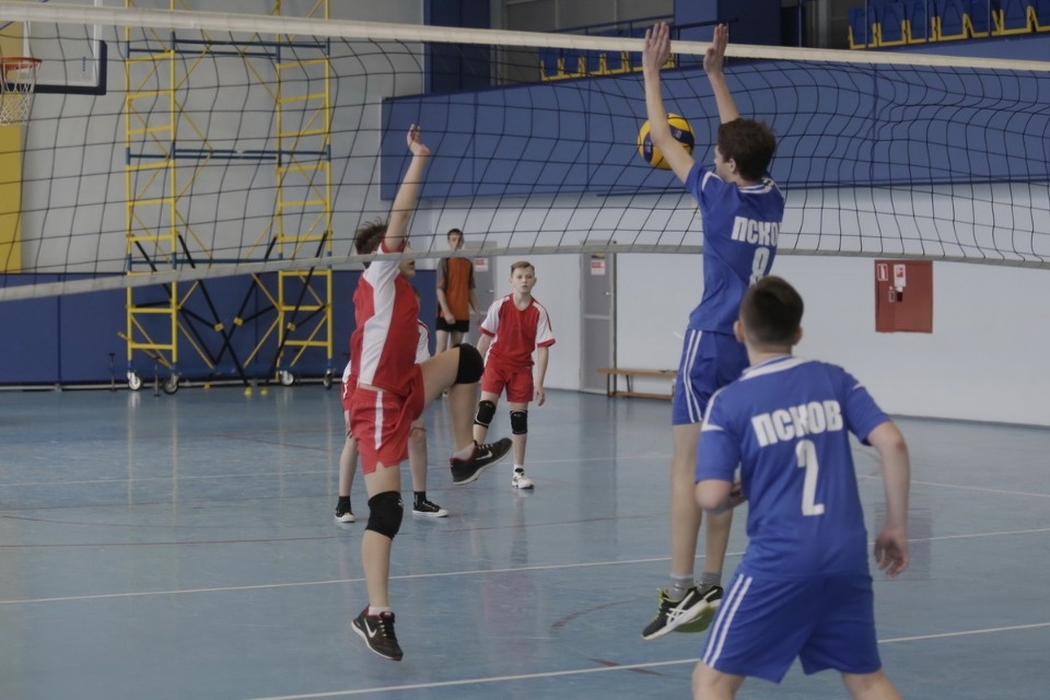 Волейбольный турнир в Пскове среди юных спортсменов