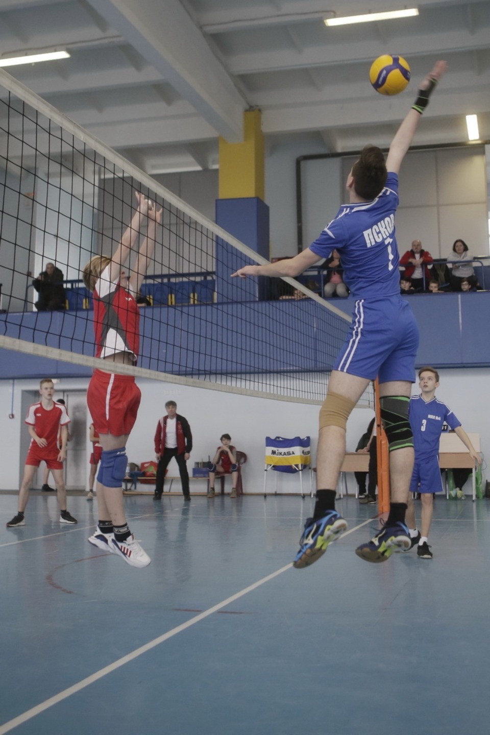 Волейбольный турнир в Пскове среди юных спортсменов