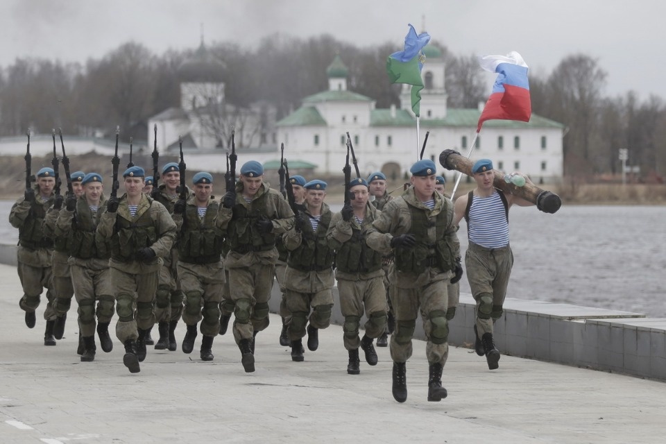 Псков празднует День защитника Отечества 
