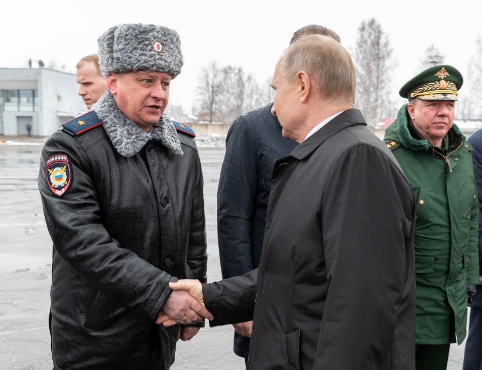 В Пскове с участием президента Путина почтили память бойцов шестой роты