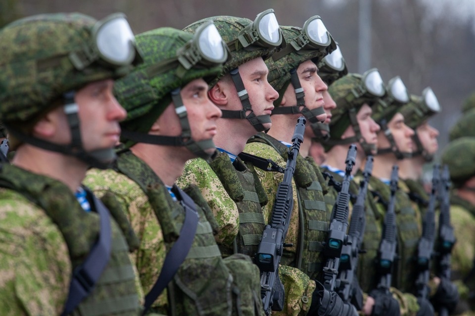 В Пскове с участием президента Путина почтили память бойцов шестой роты