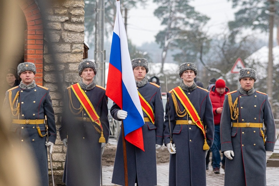 В Пскове с участием президента Путина почтили память бойцов шестой роты