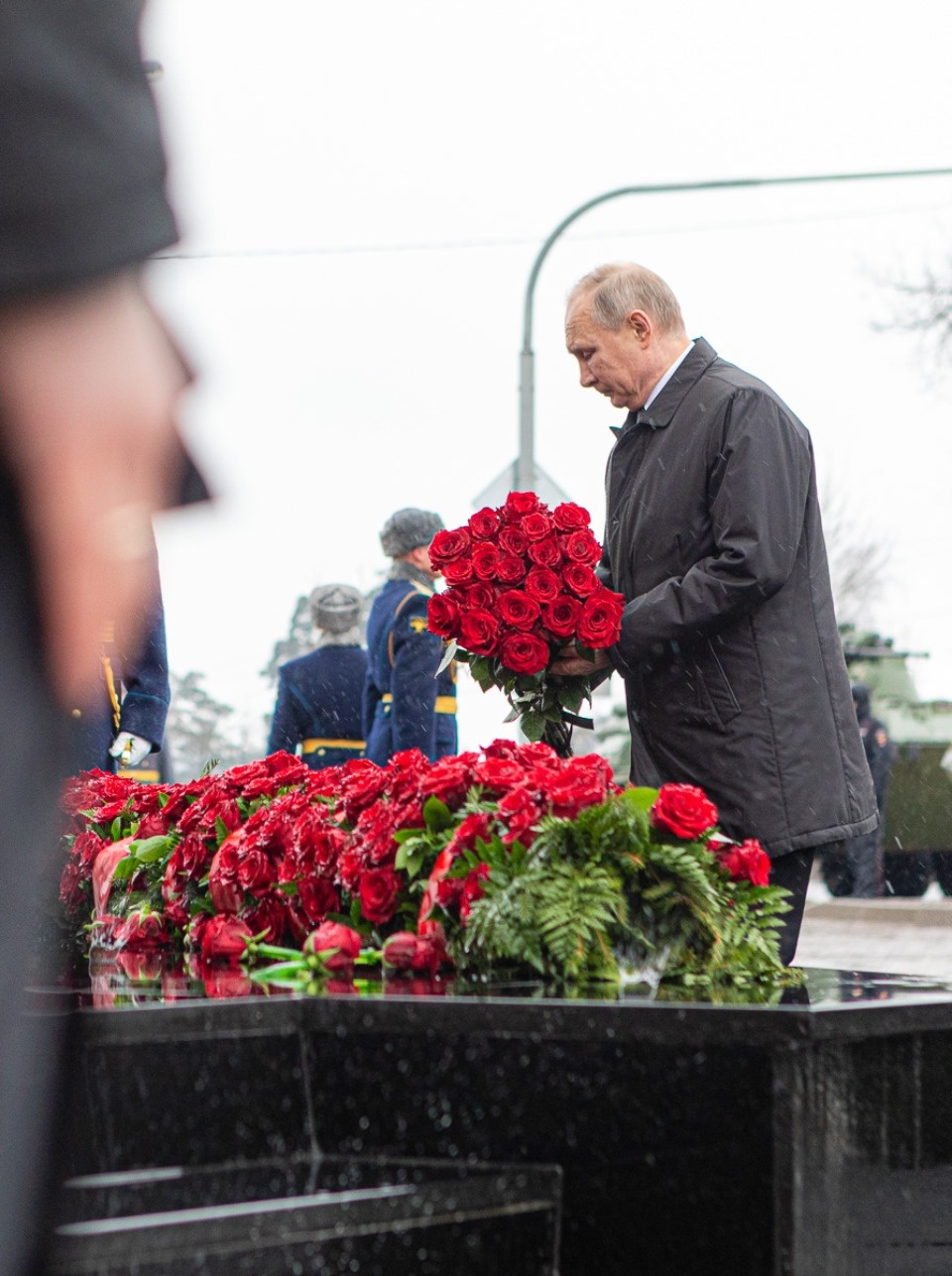 В Пскове с участием президента Путина почтили память бойцов шестой роты