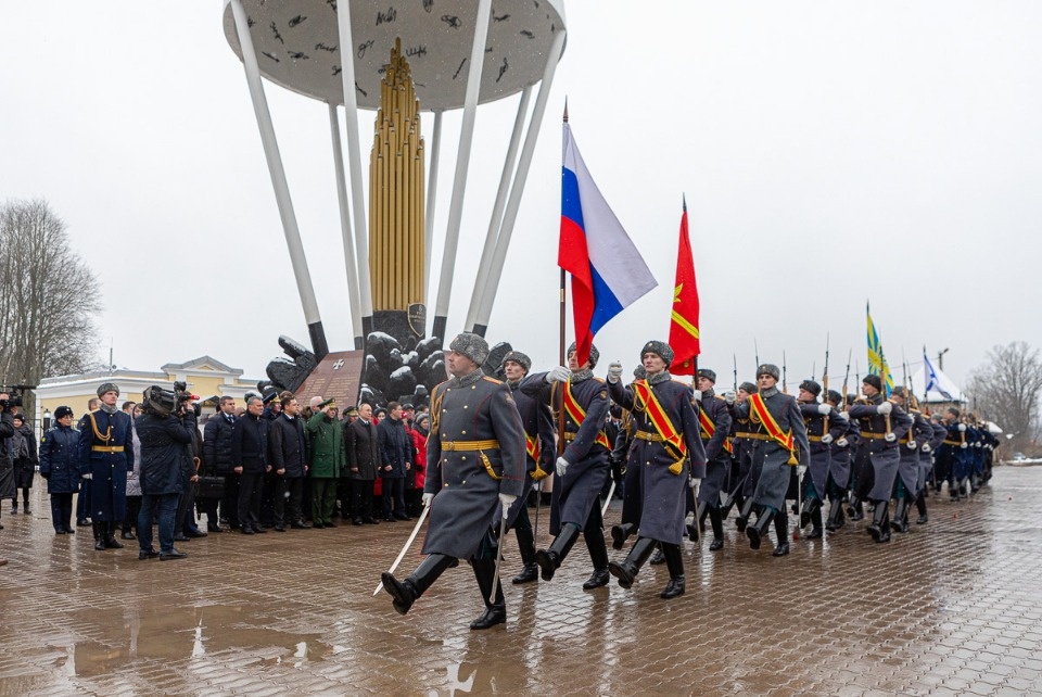 В Пскове с участием президента Путина почтили память бойцов шестой роты