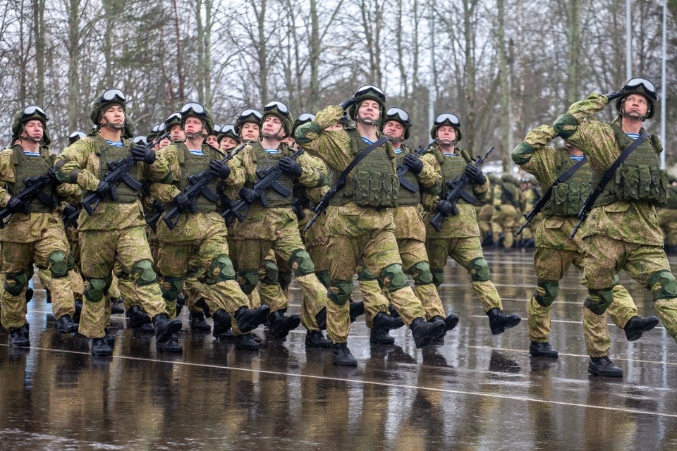 В Пскове с участием президента Путина почтили память бойцов шестой роты