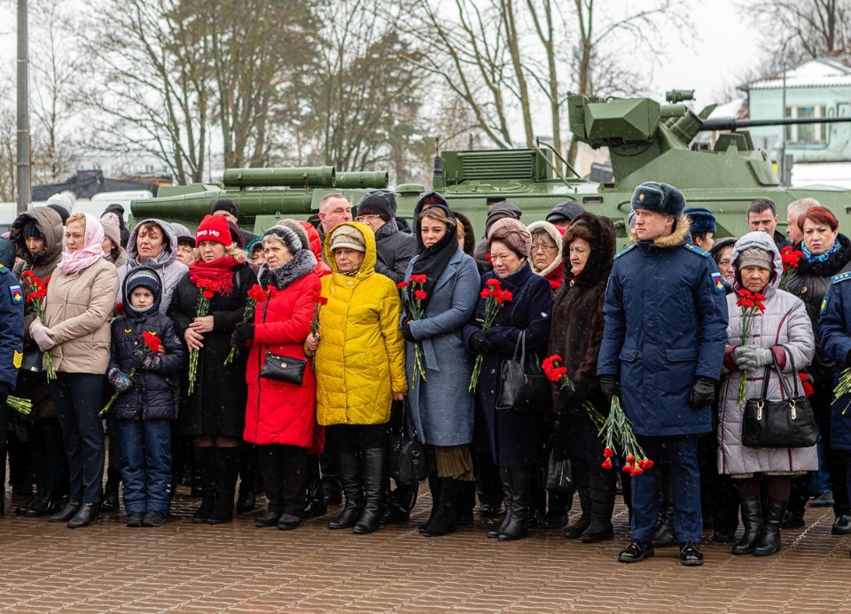 В Пскове с участием президента Путина почтили память бойцов шестой роты