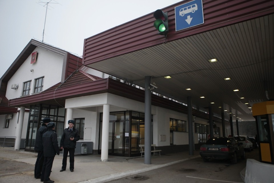 Как на границе в Псковской области ищут больных коронавирусом