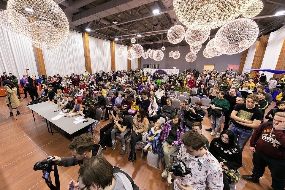 На Псковском  Киберфестивале  бесплатно раздавали медицинские маски и проводили онлайн-трансляцию