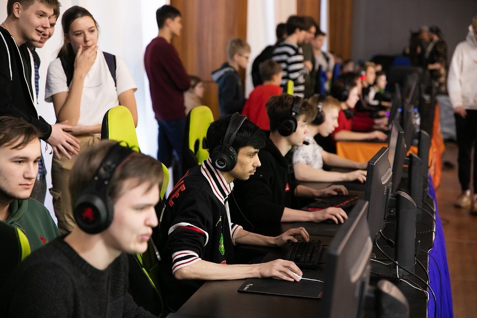 На Псковском  Киберфестивале  бесплатно раздавали медицинские маски и проводили онлайн-трансляцию