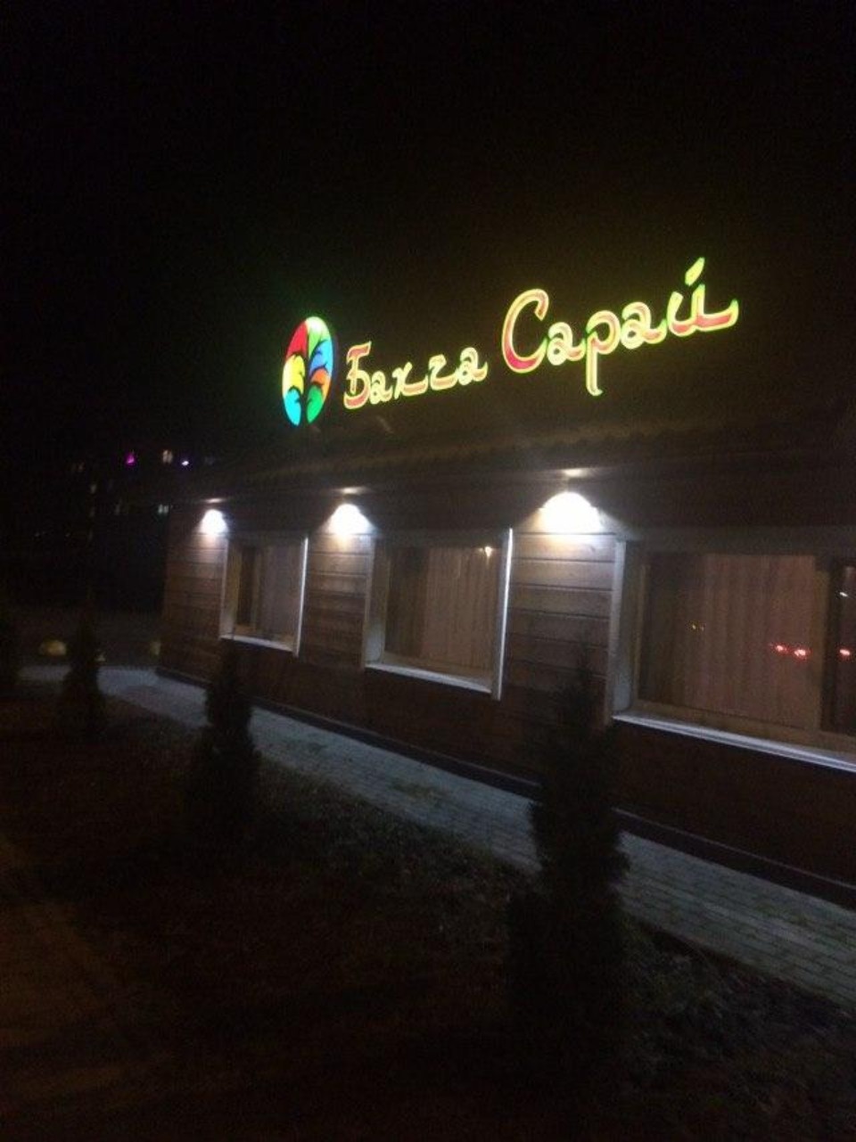 Не дымят: полицейские и общественники провели рейд по кафе с кальянами