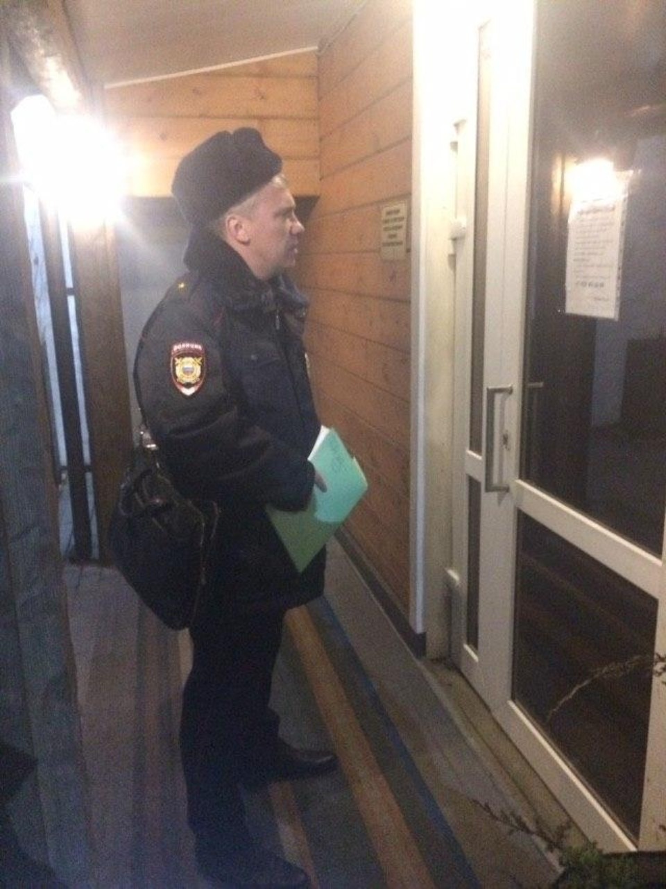 Не дымят: полицейские и общественники провели рейд по кафе с кальянами