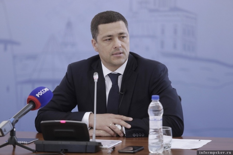 Михаил Ведерников ответит на вопросы псковичей о ситуации с коронавирусом в эфире ПАИ-live Михаил Ведерников ответит на вопросы псковичей о ситуации с коронавирусом в эфире ПАИ-live