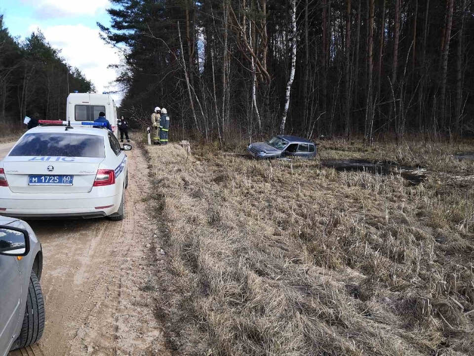 67-летний мужчина погиб в ДТП в Печорском районе 67-летний мужчина погиб в ДТП в Печорском районе