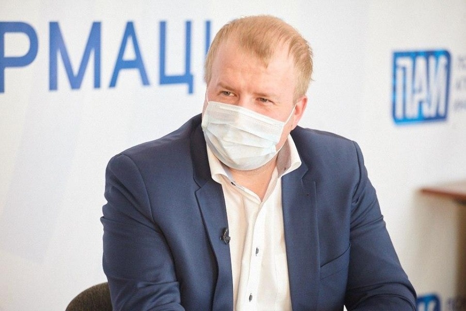 Несмотря на ситуацию с коронавирусом, ремонт дорог в Псковской области продолжается Несмотря на ситуацию с коронавирусом, ремонт дорог в Псковской области продолжается