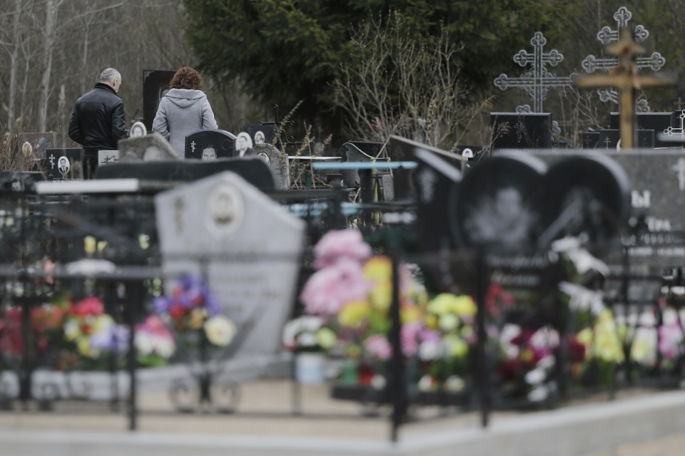 Псковичи прислушались к рекомендации воздержаться от посещения кладбищ в Вербное воскресенье