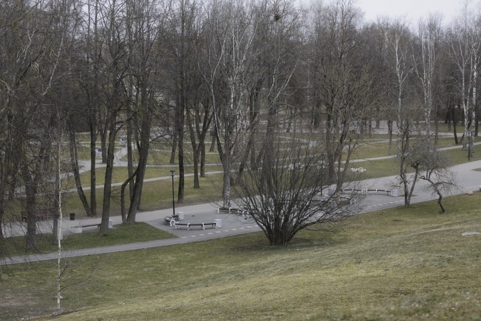  Парки, набережные и детские площадки закрыли для посещения в Псковской области 