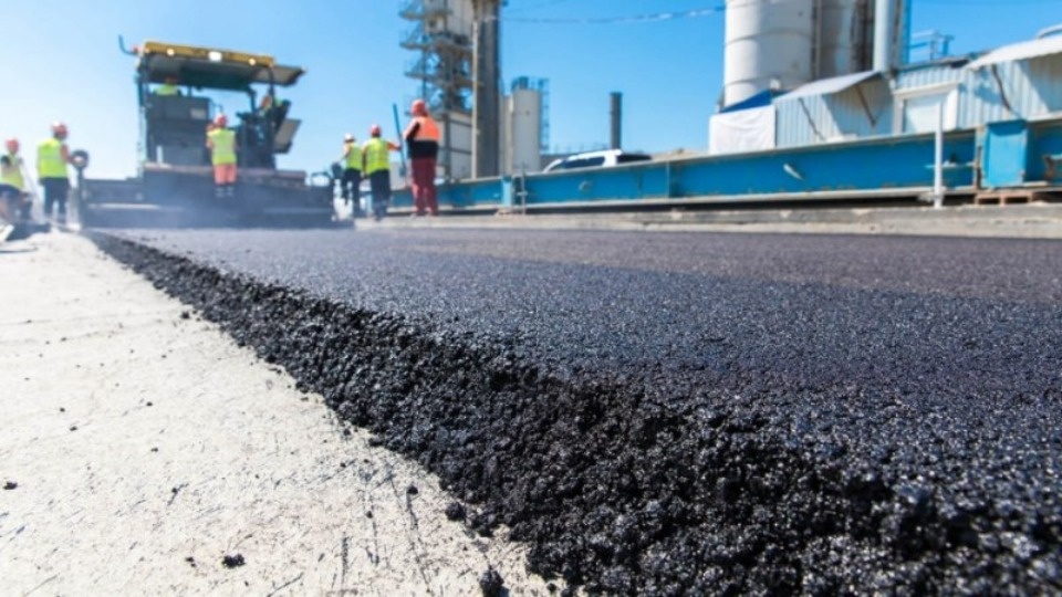 Новый материал используют при ремонте дороги Великие Луки – Усвяты Новый материал используют при ремонте дороги Великие Луки – Усвяты