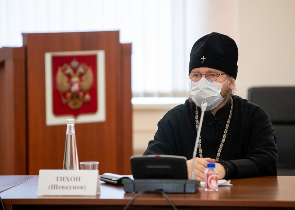 Жители Псковской области не смогут принять участие в пасхальных богослужениях