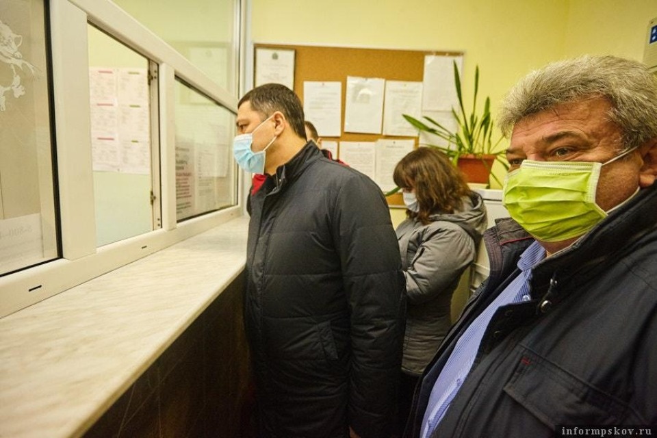 Работникам псковской Скорой помощи пересчитают зарплату