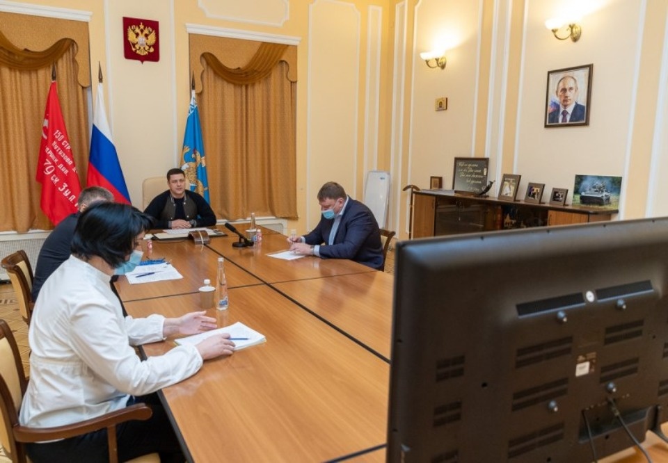 Бесперебойное энергоснабжение медучреждений обсудили псковский губернатор и глава  компании «Россети Северо-Запад»